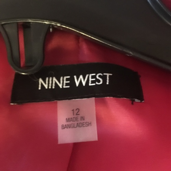 Beautiful blazer bright dark pink in color - Picture 3 of 3